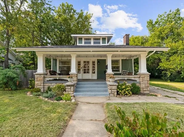 5718 Tracy Ave, Kansas City, MO 64110