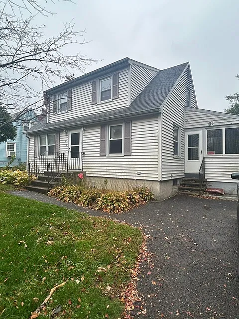 42 Girard Ave