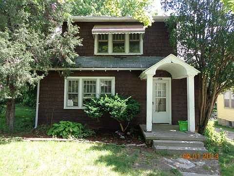 1st image of 921 Everett Dr