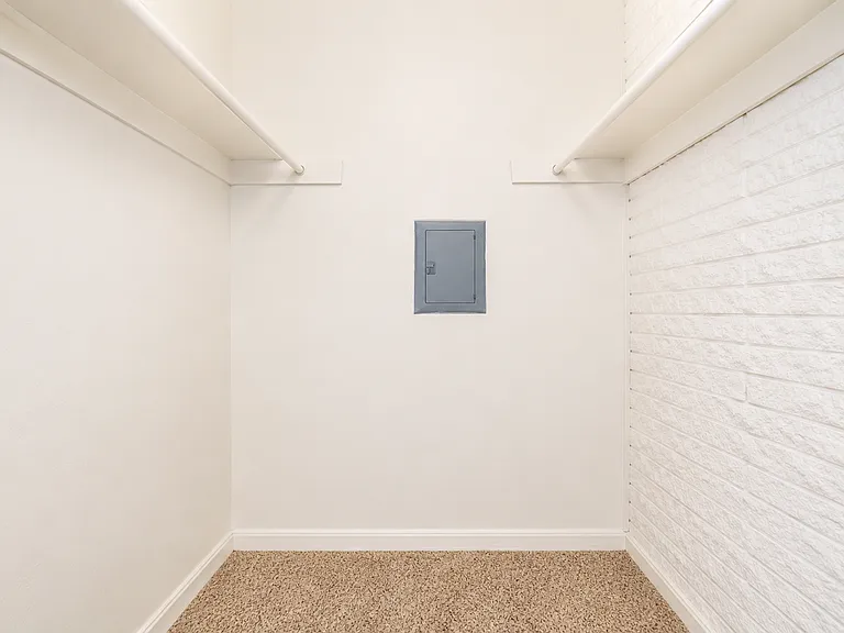 Ambassador House Apartments — Photo 18