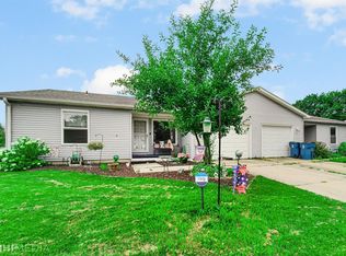 409 Commanche Dr #B, Lowell, IN 46356
