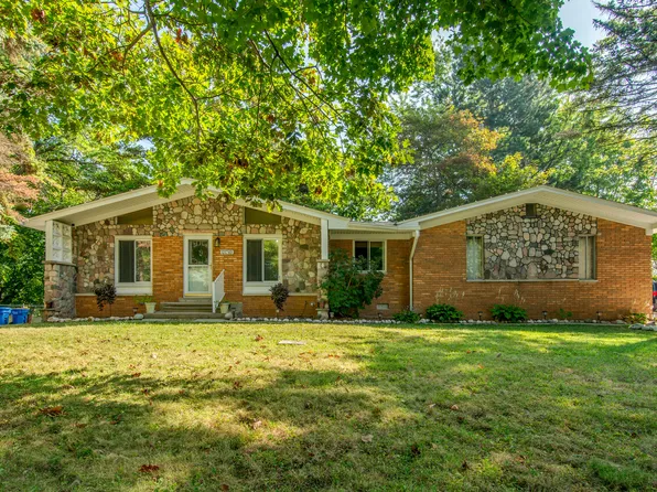 25740 Pine View Ave, Warren, MI 48091