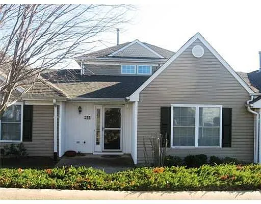 233 Nighthawk Dr photo 1