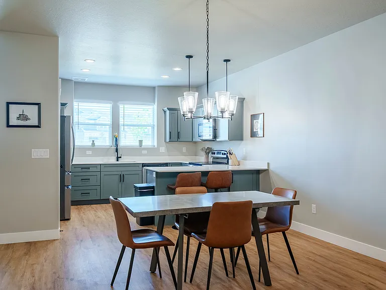 712 N Banner Dr — Photo 6