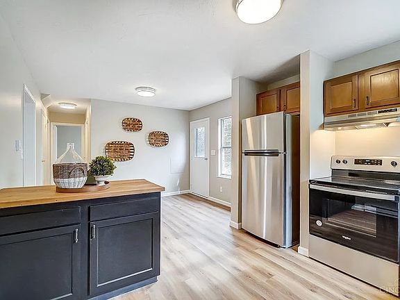 4th image of 986 Southridge Ave