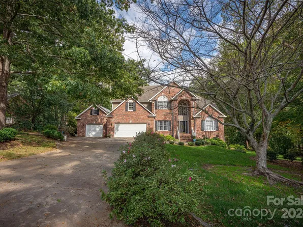 32 Coventry Woods Dr, Arden, NC 28704