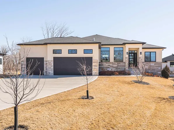 754 E Sawgrass Trl, Dakota Dunes, SD 57049