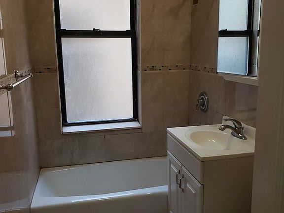 5th image of 370 Manhattan Ave APT 2K