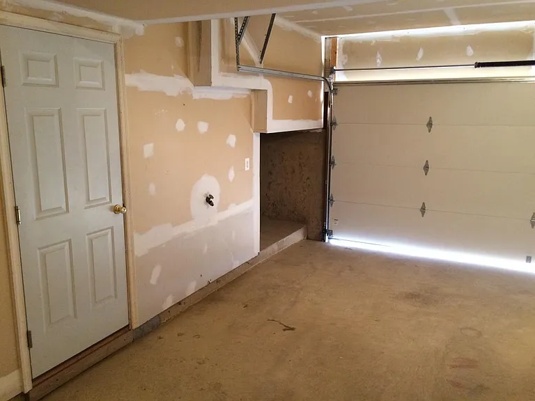 2743 Manhattan Pl — Photo 11