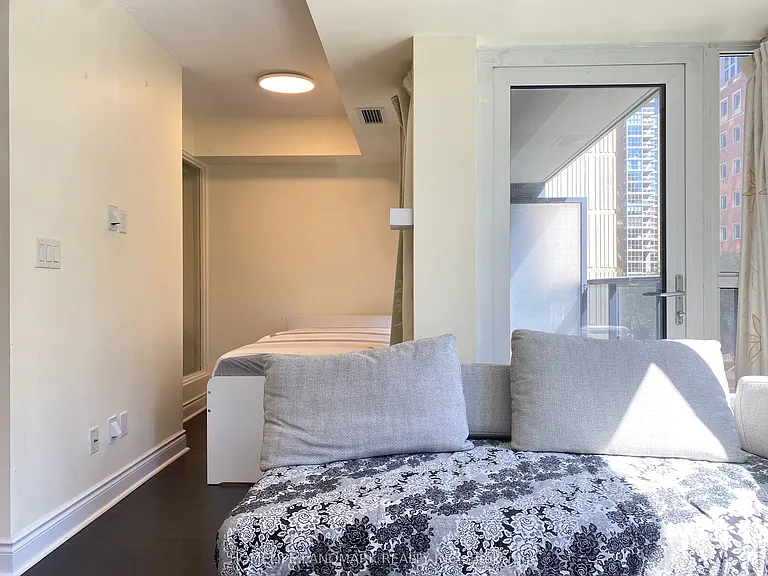 28 Ted Rogers Way #412 — Photo 13