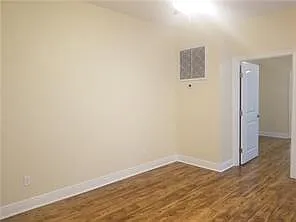 614 N Woodlawn Ave — Photo 4