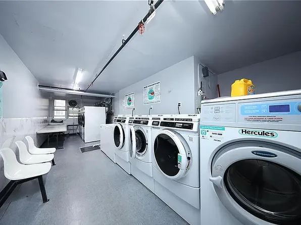 1625 Emmons Avenue image 22 of 25