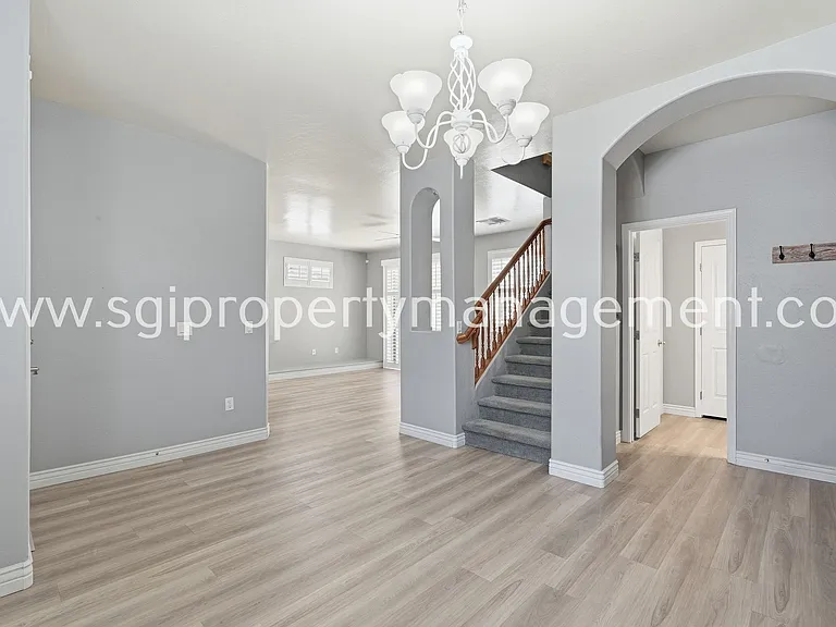 115 W Mountain Sage Dr — Photo 10