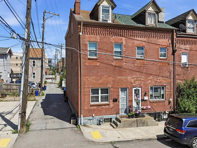 111 Pearl St — Photo 19