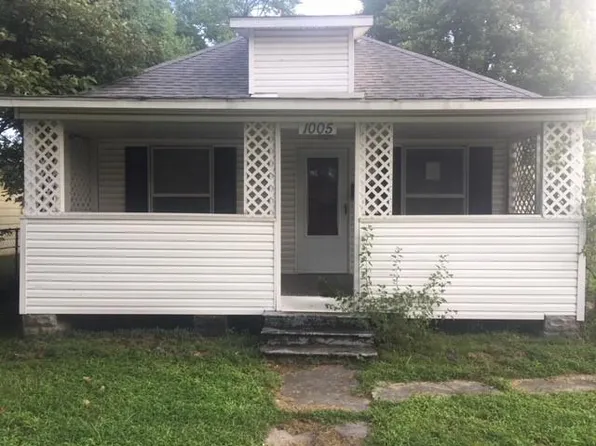 1005 Nelson St, Webb City, MO 64870