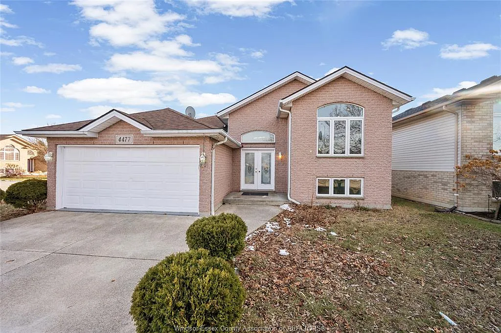 4477 Spago Cres photo 1
