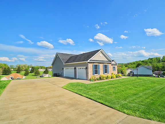 2nd image of 208 Meadow Ponds Ln
