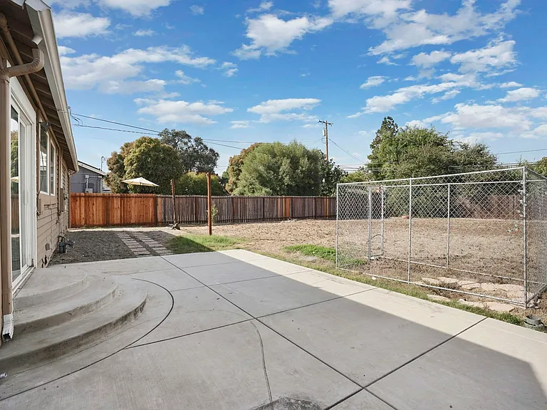 451 Marengo Ave — Photo 24