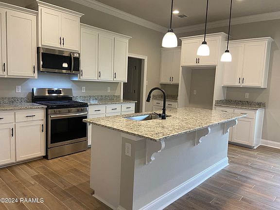 3rd image of 111 Croydon Ave