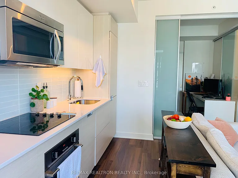 210 Simcoe St #2110 — Photo 8