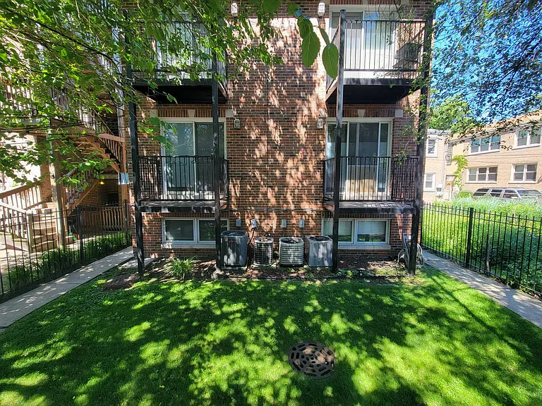 7411 N Claremont Ave #2W — Photo 24