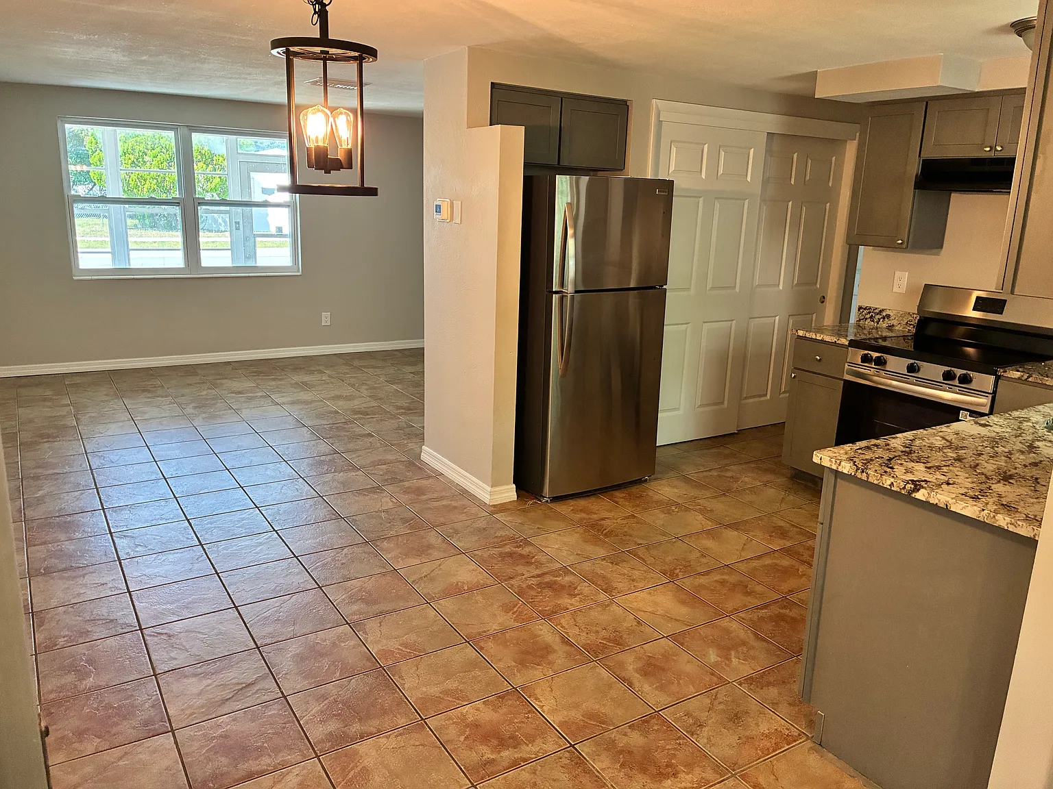 2 bed, 1000 sqft, $1,500 — Photo 4