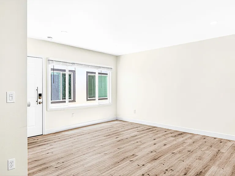 1208 Daisy Avenue — Photo 17
