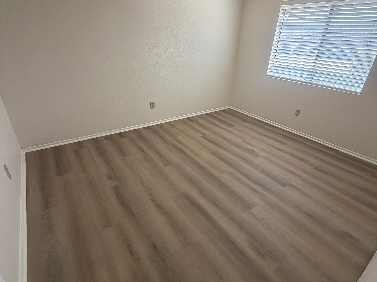 3 bed, 1354 sqft, $4,000 — Photo 4