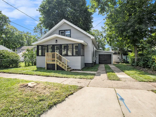 214 W Cushman St, Three Rivers, MI 49093