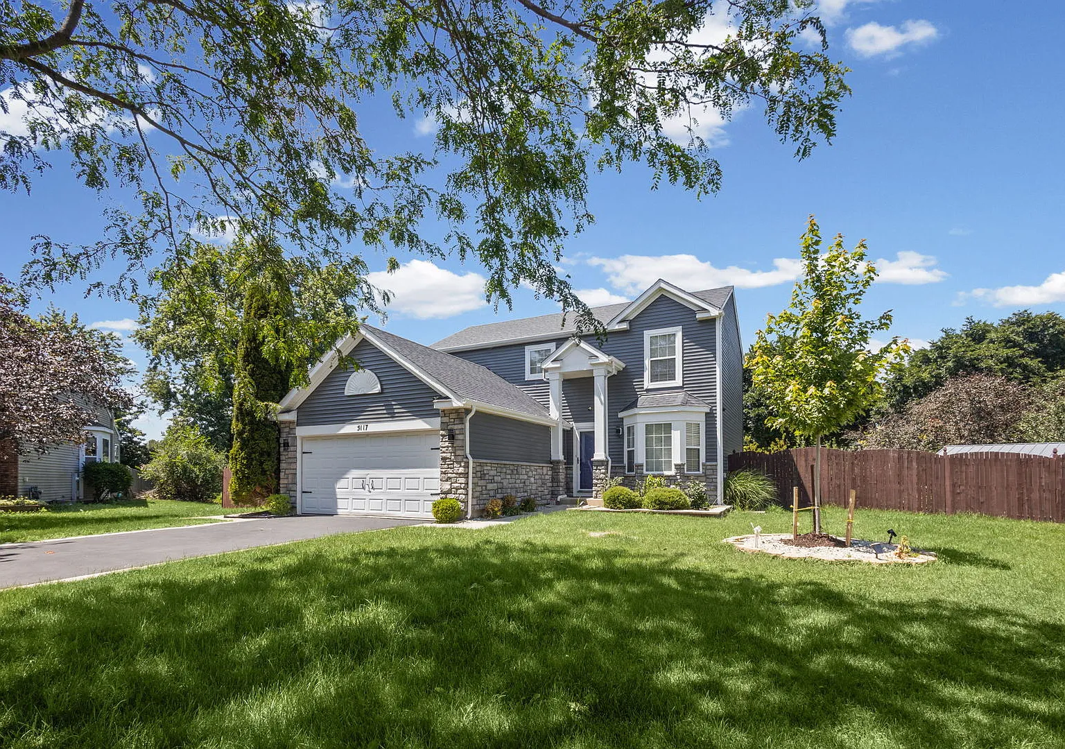 3 bed, 2.5 bath, 1728 sqft, $3,200 — Photo 1