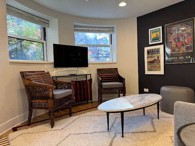 1454 W Farragut Ave — Photo 19