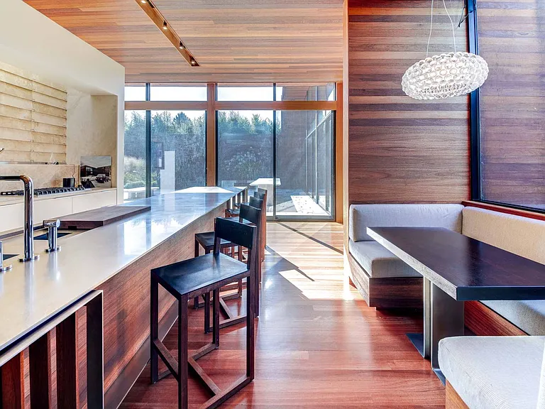 385 Jobs Ln — Photo 14