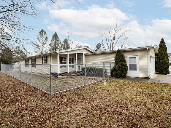 2nd image of 169 Holiday Dr