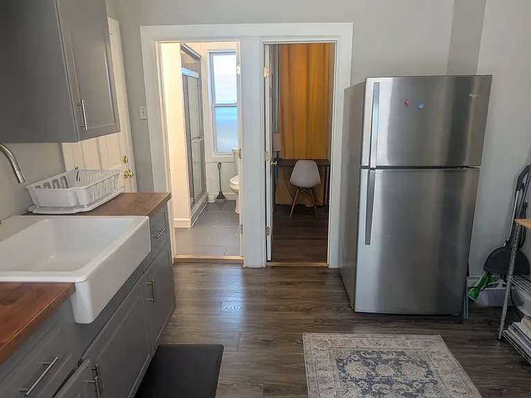 1629 W Beach Ave #2F — Photo 9