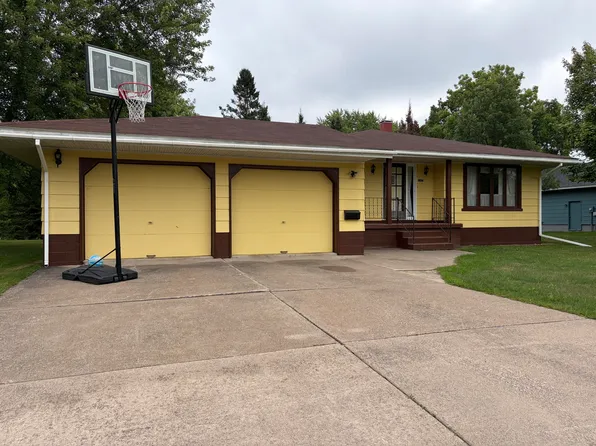 1607 Augusta St, Sault Sainte Marie, MI 49783