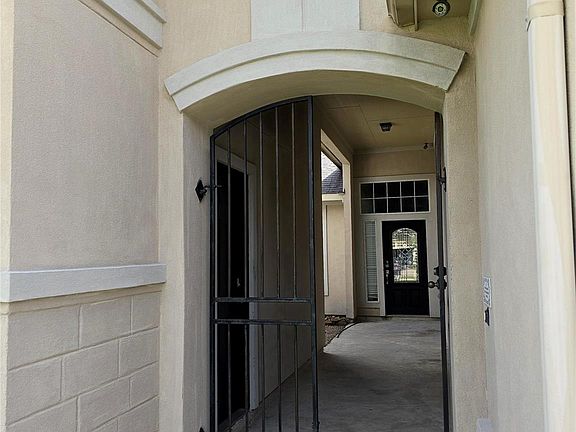 4th image of 5031 Gulf Stream Ln