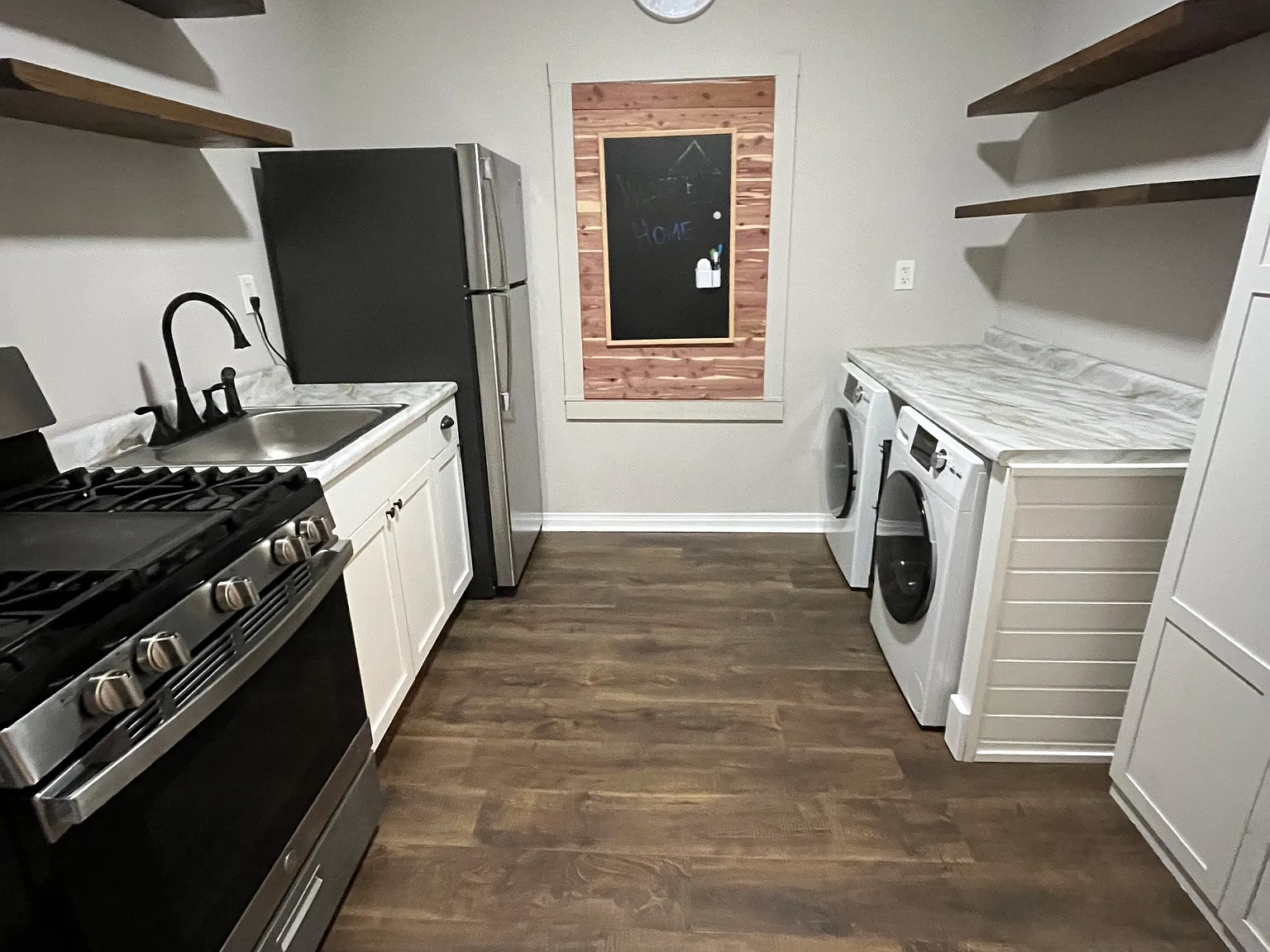 2149 W Clifton Ave — Photo 1