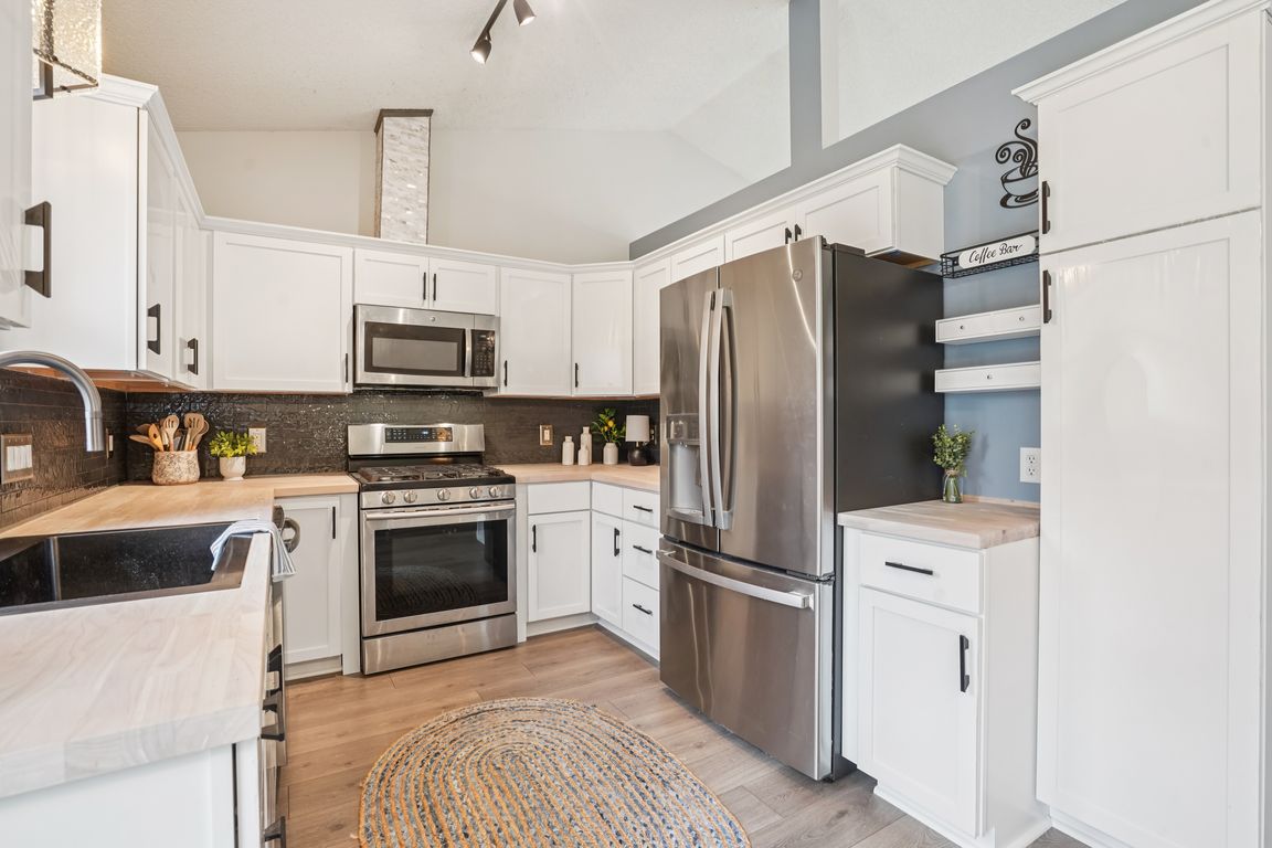 next background image