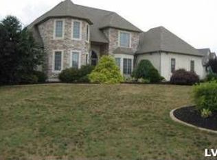 5312 Carriage Path Dr, Schnecksville, PA 18078