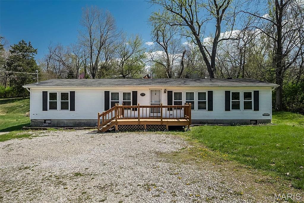 2638 Hillsboro Valley Park Rd, High Ridge, MO 63049 | Zillow