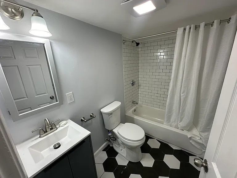 31 Chelsea St — Photo 6