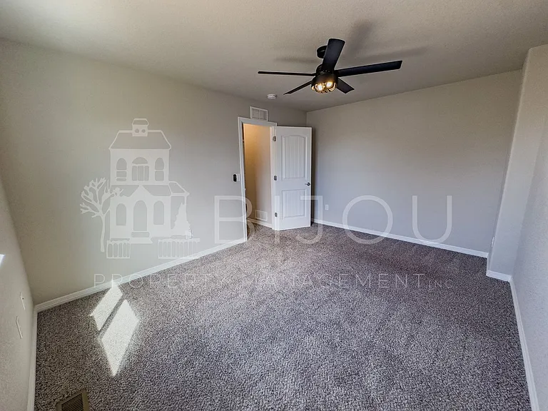 10881 Aliso Dr — Photo 22