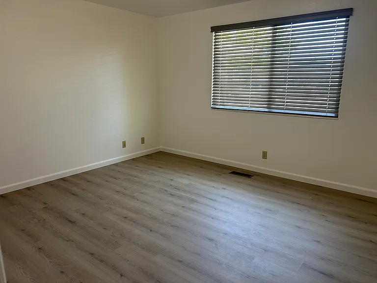 3072 Meadowlands Dr — Photo 11