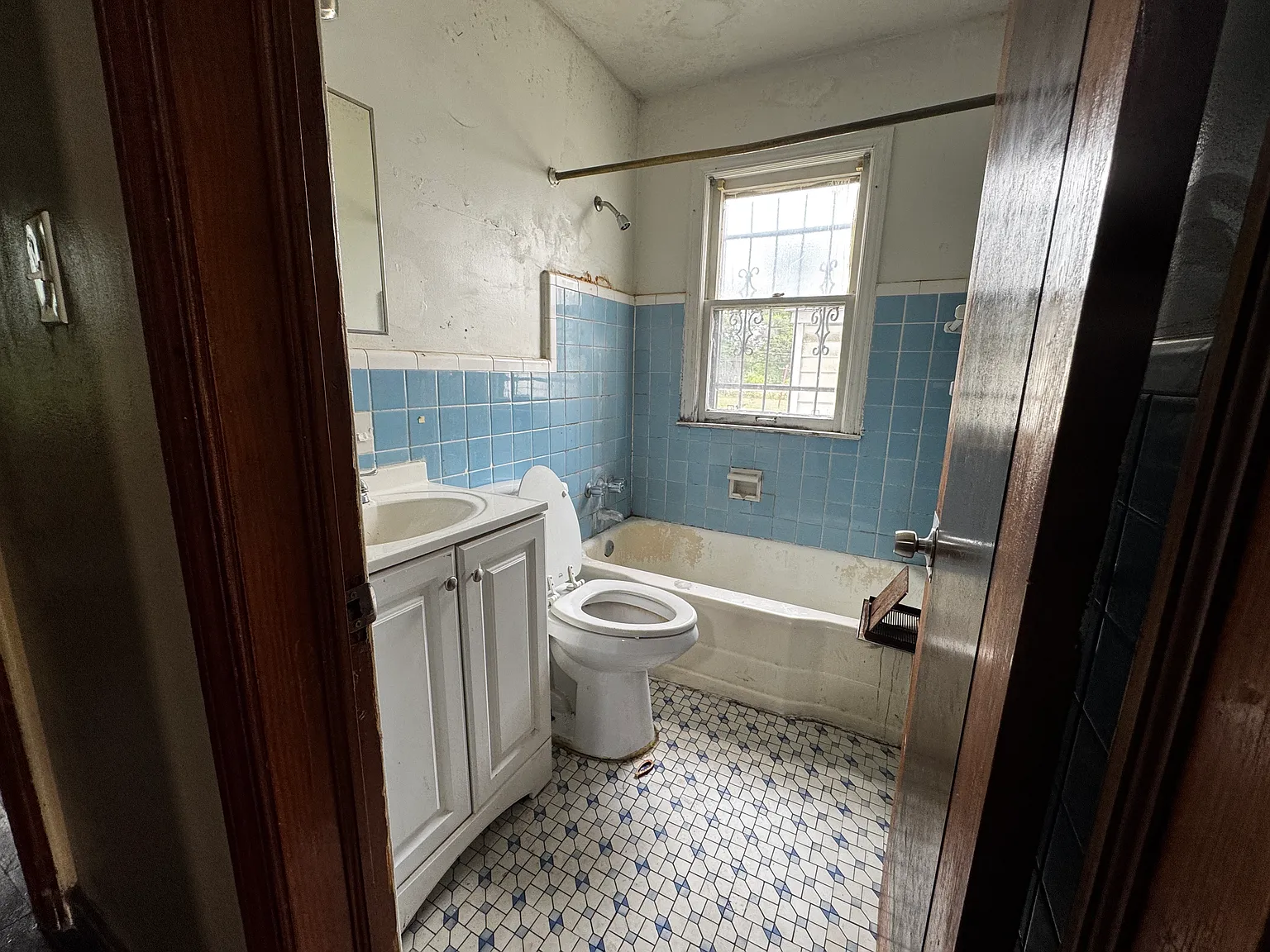 3 bed, 771 sqft, $1,100 — Photo 4