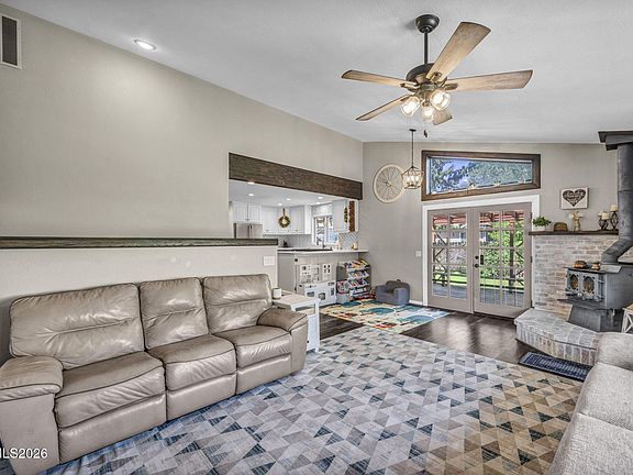 5th image of 620 Renee Ct