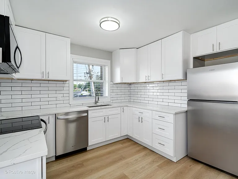 5615 N Mozart St #3B — Photo 6