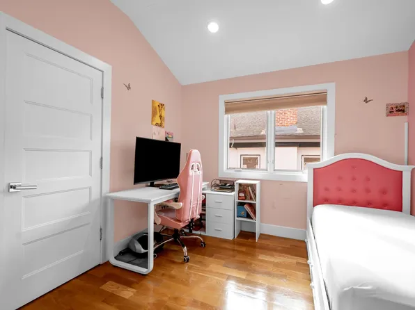 807 Edgewood Lane image 23 of 37