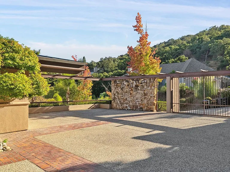21 Deer Oaks Ct — Photo 12
