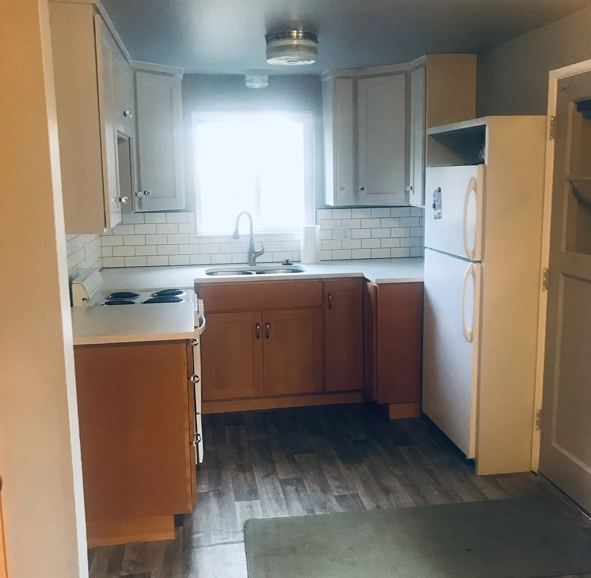 3 bed, 864 sqft, $2,300 — Photo 2