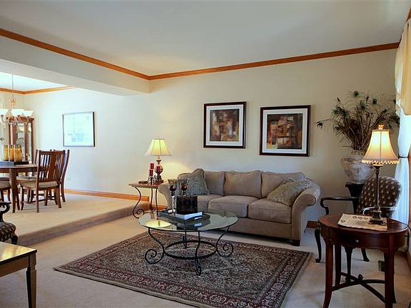 4th image of 227 Adler Dr